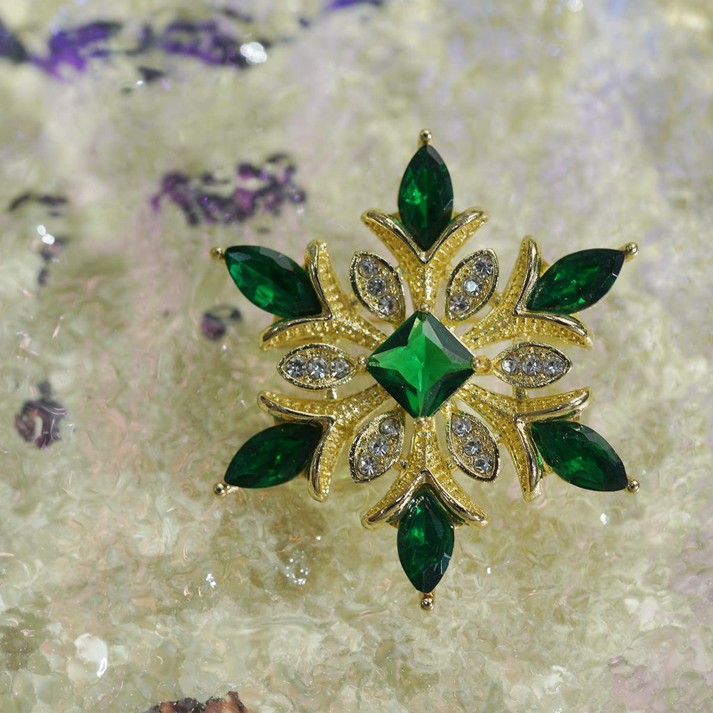 Kerongsang Kepingan Salji, Bersalut Emas, Permata Hijau Zamrud, Berkilau Mempesonakan, Sesuai untuk Gaya Harian pin  brooch