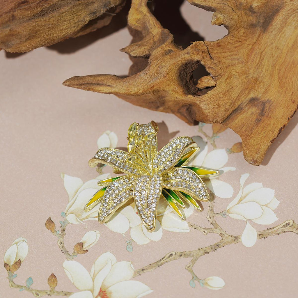 Kerongsang Bunga Lily, Diperbuat daripada Aloi dengan Rhinestones, Rekaan Elegan, Barang Kemas Bunga Oriental, Untuk Wanita pin  brooch