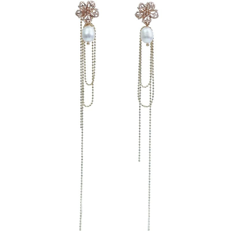 【Earrings】Layered Petal Pearl Earrings Gold Bead Chains Asymmetrical Dangle Lightweight Design for Ladies