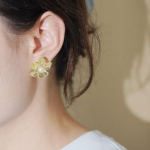 Load image into Gallery viewer, 【Stud Earrings】Iridescent Petal Faux Pearl Sweet Romantic Earrings for Girls