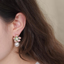 Load image into Gallery viewer, Anting-anting Jatuh Bunga, Merah Jambu-Merah Jambu-Mutiara, Anting-anting Jatuh Bunga Tepi Emas, Gaya Vintaj-Segar, Untuk Gadis