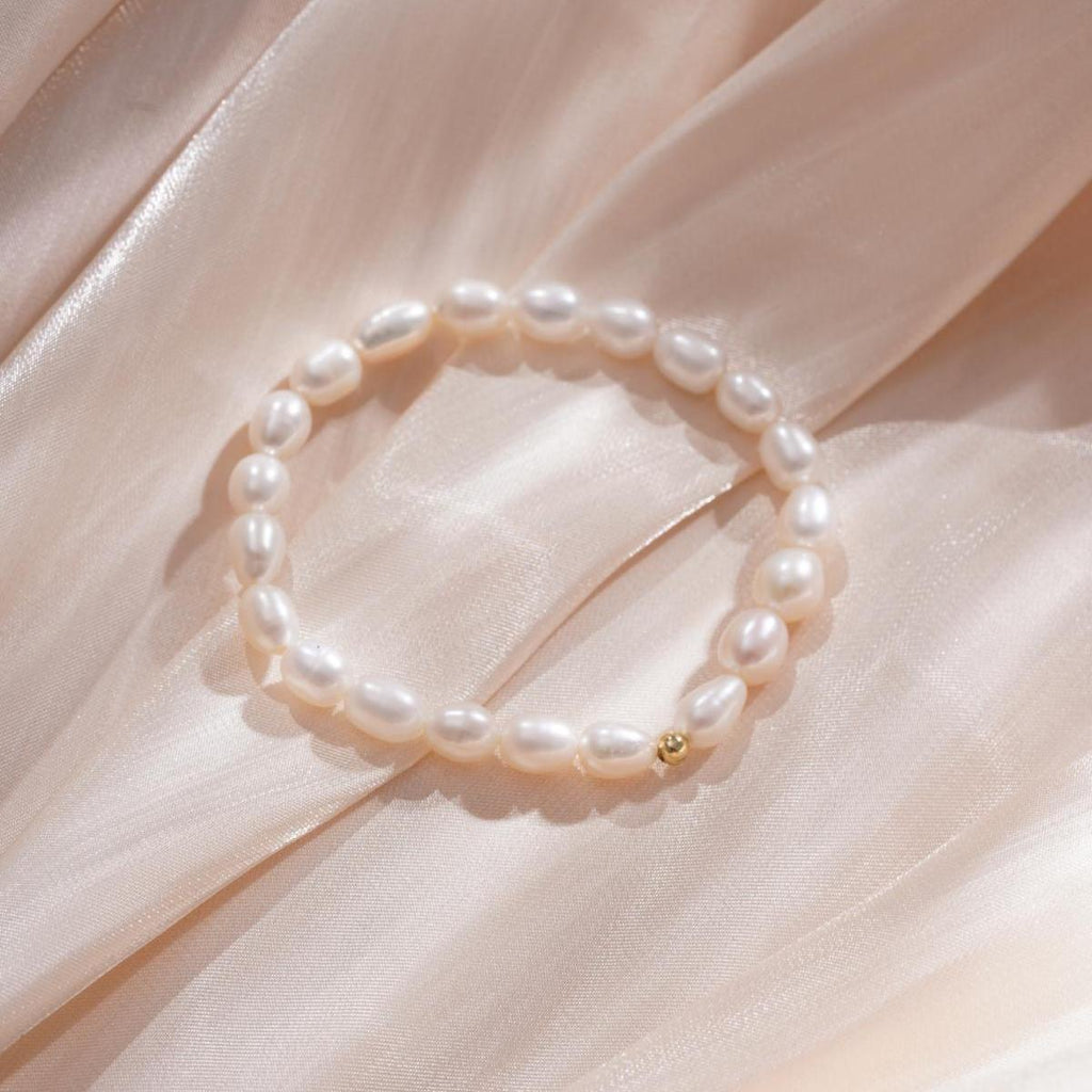 【Bracelet】Natural Freshwater Pearl Bracelet, Elegant Design for Women, Highlights the Understated Elegance