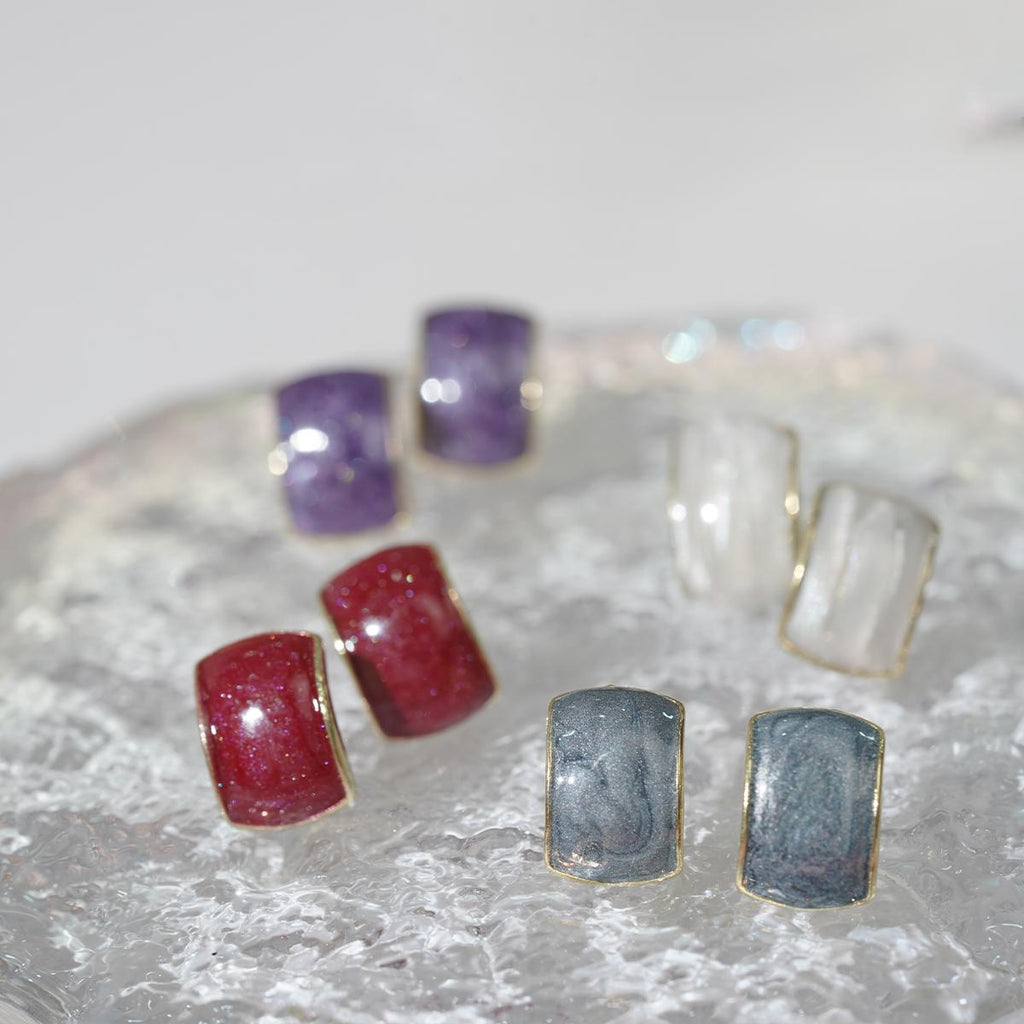 Subang Stud, Resin Berkilauan dalam Warna Ungu, Merah, Putih dan Biru-Kelabu, Sesuai untuk Dipakai Harian