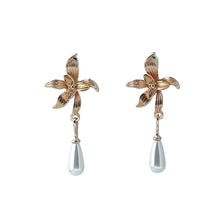 Load image into Gallery viewer, 【Drop Earrings】Rose Gold Floral Earrings with Teardrop Pearls, Retro - Elegant &amp; Charming for Ladies