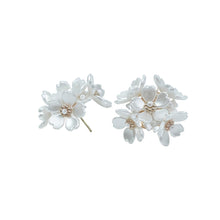 Load image into Gallery viewer, 【Stud Earrings】Resin White Floral Earrings with Golden Bead,Romantic Fairy-Style, For Sweet Girls