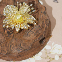 Load image into Gallery viewer, Gold Pearl Flower Brooch - Diamond-like Jewelry for Timeless Elegance