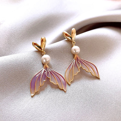 Floral Heart Pearl Earrings Inspired by Monet’s Garden – Chic and Elegant Studs for a Romantic Look