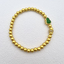 Laden Sie das Bild in den Galerie-Viewer, Luxury Gold Double Gourd Bracelet - Symbol of Prosperity &amp; Family Unity  Hypoallergenic Jewelry for Traditional &amp; Modern Outfits with Gift Box
