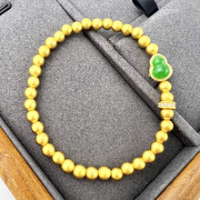 Laden Sie das Bild in den Galerie-Viewer, Luxury Gold Double Gourd Bracelet - Symbol of Prosperity &amp; Family Unity  Hypoallergenic Jewelry for Traditional &amp; Modern Outfits with Gift Box