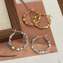 Charger l&#39;image dans la galerie, Modern Geometric Silver Earrings - Hypoallergenic Jewelry for Work &amp; Relaxing