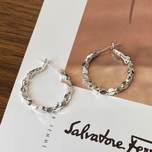 Charger l&#39;image dans la galerie, Modern Geometric Silver Earrings - Hypoallergenic Jewelry for Work &amp; Relaxing