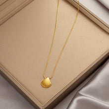 Charger l&#39;image dans la galerie, Titanium Steel Pendant Necklace | Hypoallergenic Gold Chain with Zircon &amp; Shell Charms | 45cm Adjustable for Daily/Gift