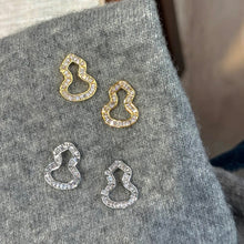 Charger l&#39;image dans la galerie, Elegant Gold and Silver Earrings Set – Timeless Jewelry for Every Occasion with Versatile Style