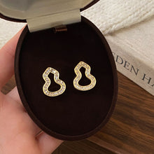 Charger l&#39;image dans la galerie, Elegant Gold and Silver Earrings Set – Timeless Jewelry for Every Occasion with Versatile Style