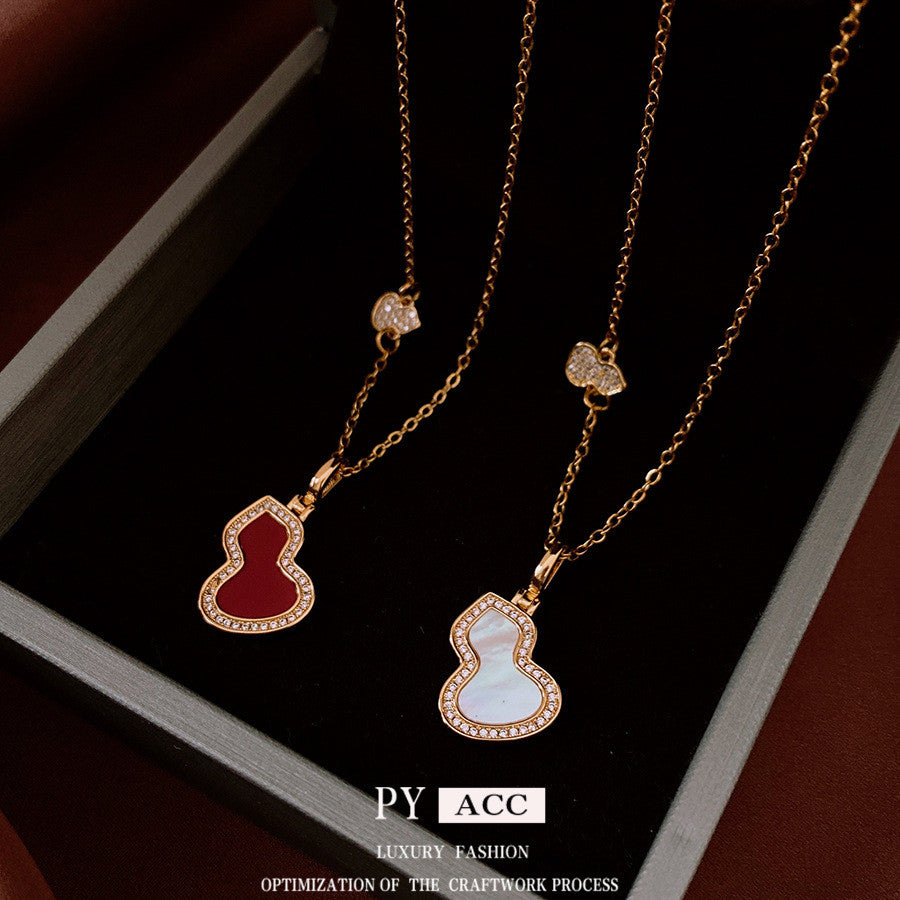 Crimson Love Elegance | Rose Gold Pendant for Hari Raya & Wedding Angpau