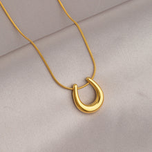 Charger l&#39;image dans la galerie, Titanium Steel Paperclip Necklace | Hypoallergenic Adjustable Chains with Charms | Edgy Daily Jewelry for Women