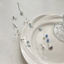 Laden Sie das Bild in den Galerie-Viewer, 3-Strand Silver Layered Necklace | Pearl &amp; Seashell Charm with Aqua Beads | Hypoallergenic Beach Jewelry for Women