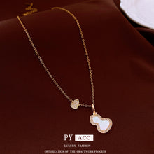 Charger l&#39;image dans la galerie, Crimson Love Elegance | Rose Gold Pendant for Hari Raya &amp; Wedding Angpau