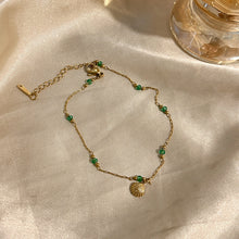 Cargar imagen en el visor de la galería, Enchanted Seashell Anklet | Dainty Green Crystal Accents for Tropical Elegance