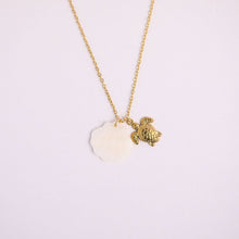 Charger l&#39;image dans la galerie, Oceanic Charm Necklaces | Titanium Steel Shell &amp; Starfish Motifs for Tropical Elegance
