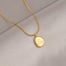 Charger l&#39;image dans la galerie, Titanium Steel Paperclip Necklace | Hypoallergenic Adjustable Chains with Charms | Edgy Daily Jewelry for Women