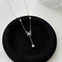 Laden Sie das Bild in den Galerie-Viewer, Butterfly &amp; Pearl White Gold Necklace | Hypoallergenic Elegant Jewelry for Women | Wedding &amp; Daily Luxury Gift