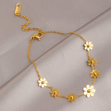 Laden Sie das Bild in den Galerie-Viewer, 2025 New Trendy Women’s Anklet | 18K Gold Titanium Steel, Color-Fade Resistant, Elegant INS Versatile Foot Jewelry