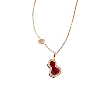 Charger l&#39;image dans la galerie, Crimson Love Elegance | Rose Gold Pendant for Hari Raya &amp; Wedding Angpau