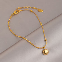 Laden Sie das Bild in den Galerie-Viewer, 2025 New Trendy Women’s Anklet | 18K Gold Titanium Steel, Color-Fade Resistant, Elegant INS Versatile Foot Jewelry