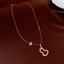 Charger l&#39;image dans la galerie, Crimson Love Elegance | Rose Gold Pendant for Hari Raya &amp; Wedding Angpau