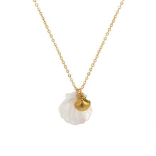 Charger l&#39;image dans la galerie, Oceanic Charm Necklaces | Titanium Steel Shell &amp; Starfish Motifs for Tropical Elegance