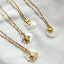 Charger l&#39;image dans la galerie, Oceanic Charm Necklaces | Titanium Steel Shell &amp; Starfish Motifs for Tropical Elegance