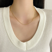 Charger l&#39;image dans la galerie, Delicate Gold Chain Necklace for Women | 18K Gold Plated Minimalist Jewelry | Hypoallergenic Adjustable 45cm